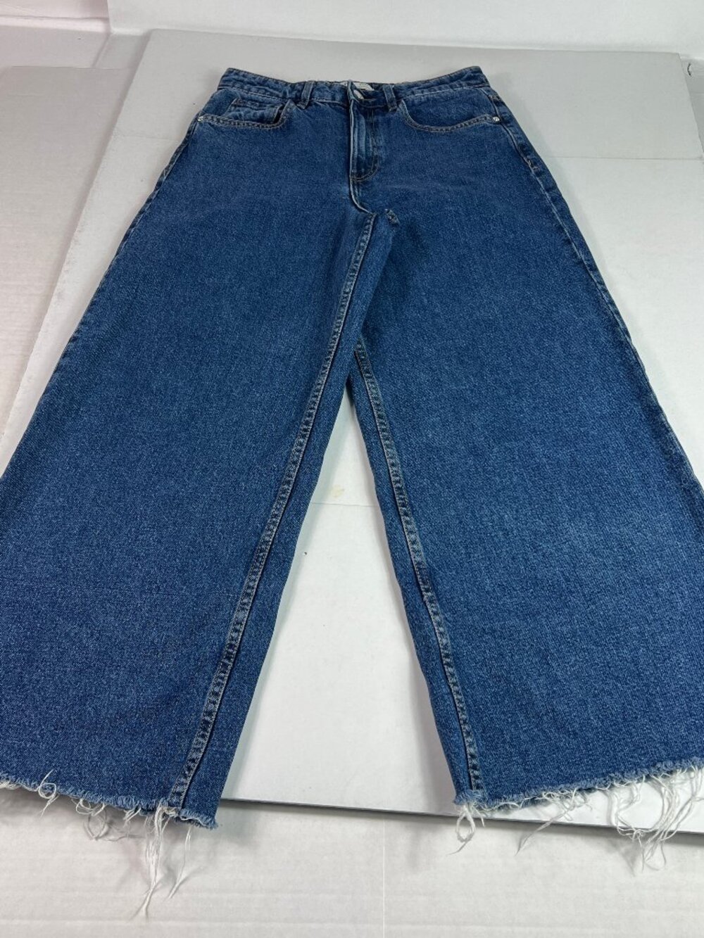 Zara Jeans Women's 26x25* Mid Rise Wide Leg Crop Blue Faded Raw Hem Denim Tag 2